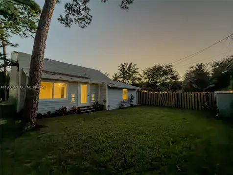 1813 SW 10th Street Fort Lauderdale FL 33312