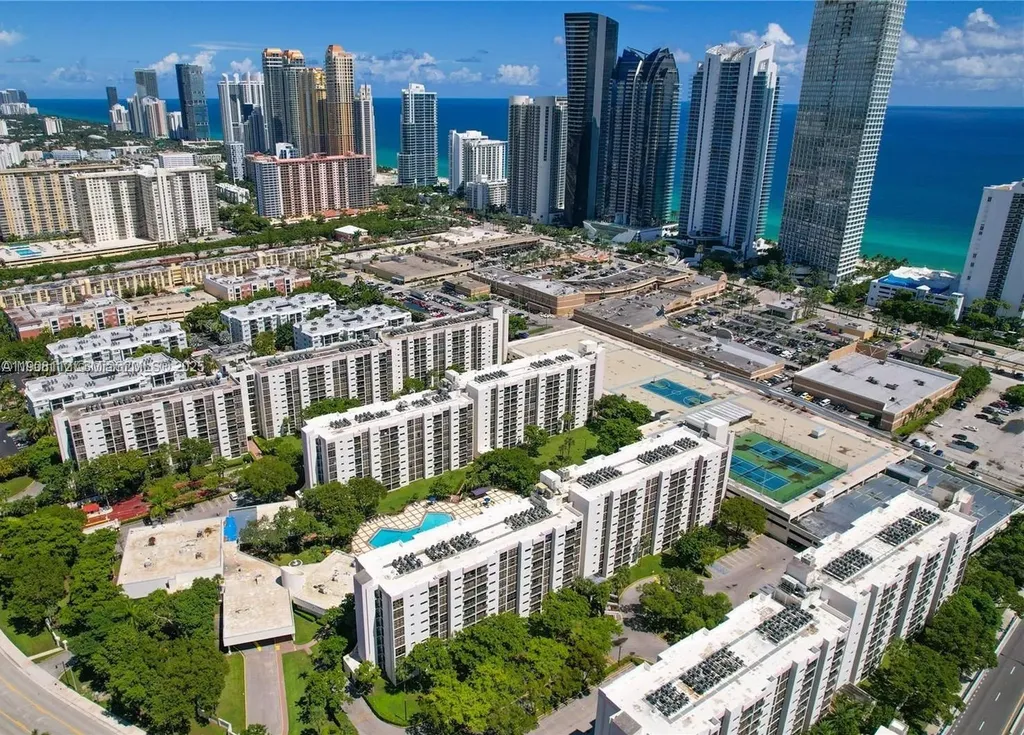 16909 N Bay Road Sunny Isles Beach FL 33160