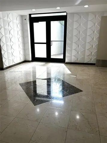 16909 N Bay Road Sunny Isles Beach FL 33160