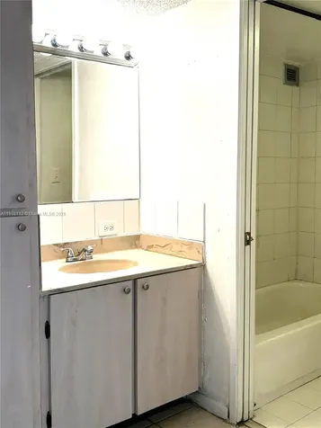 16909 N Bay Road Sunny Isles Beach FL 33160