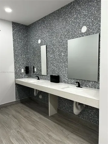 16909 N Bay Road Sunny Isles Beach FL 33160