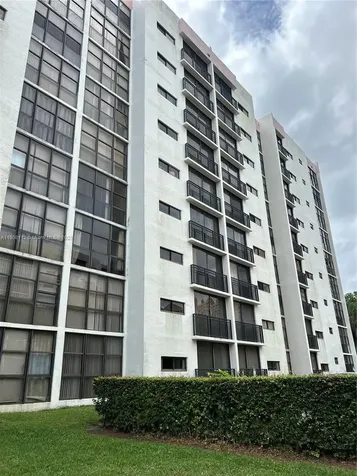 16909 N Bay Road Sunny Isles Beach FL 33160