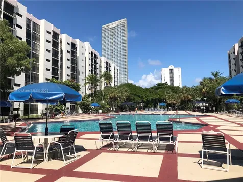 16909 N Bay Road Sunny Isles Beach FL 33160
