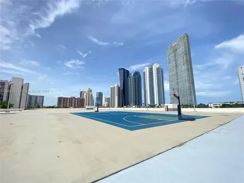 16909 N Bay Road Sunny Isles Beach FL 33160