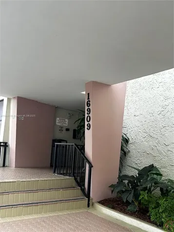 16909 N Bay Road Sunny Isles Beach FL 33160