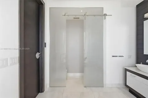 16001 Collins Avenue Sunny Isles Beach FL 33160