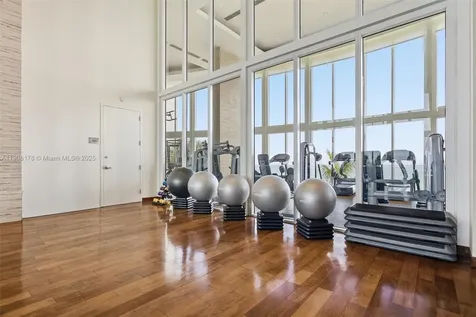 16001 Collins Avenue Sunny Isles Beach FL 33160