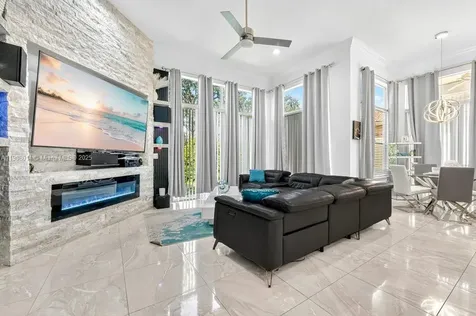 6313 Paradise Cove West Palm Beach FL 33411
