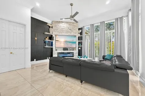 6313 Paradise Cove West Palm Beach FL 33411