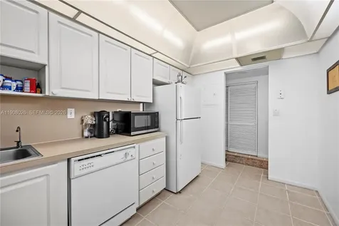 19380 Collins Avenue Sunny Isles Beach FL 33160