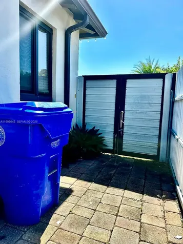 3121 SW 20th Street Miami FL 33145