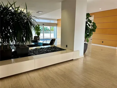 881 Ocean Drive Key Biscayne FL 33149
