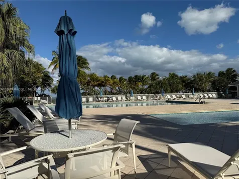 881 Ocean Drive Key Biscayne FL 33149