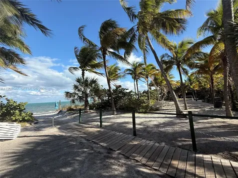 881 Ocean Drive Key Biscayne FL 33149