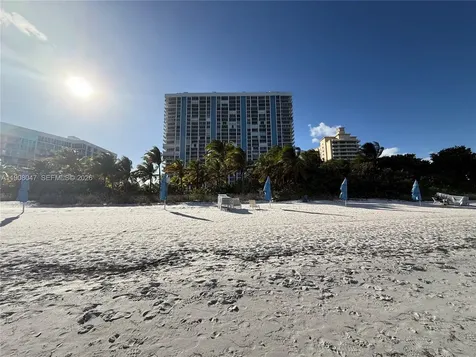 881 Ocean Drive Key Biscayne FL 33149