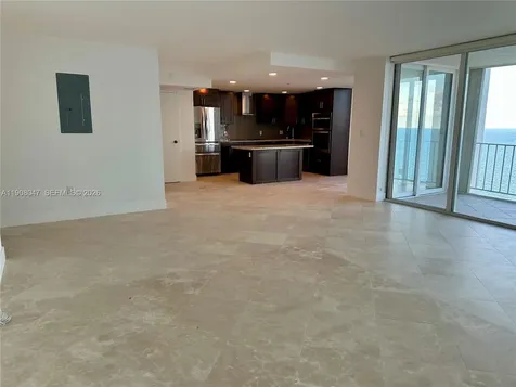 881 Ocean Drive Key Biscayne FL 33149