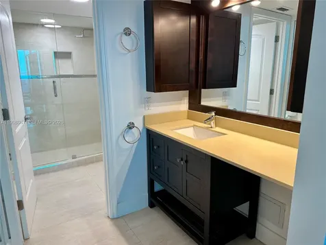 881 Ocean Drive Key Biscayne FL 33149