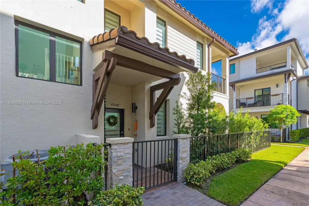 4608 NW 83rd Parkway Doral FL 33166