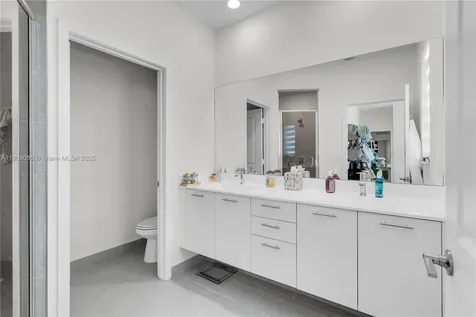 4608 NW 83rd Parkway Doral FL 33166