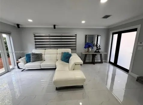 12663 NW 8th Way Miami FL 33182