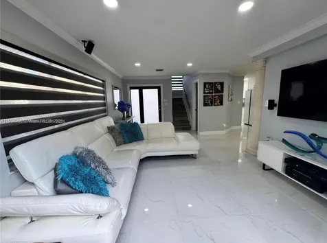 12663 NW 8th Way Miami FL 33182