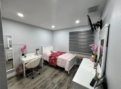 12663 NW 8th Way Miami FL 33182