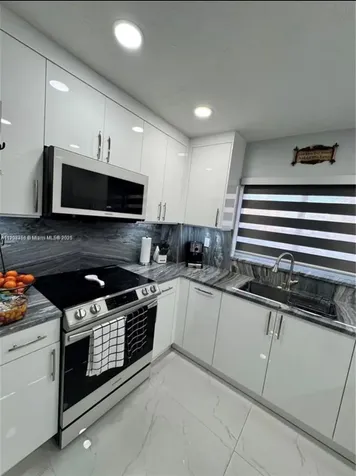 12663 NW 8th Way Miami FL 33182