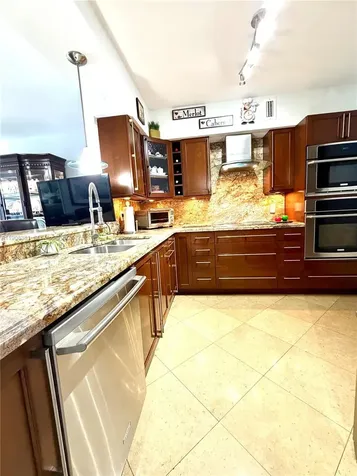 5700 Collins Avenue Miami Beach FL 33140