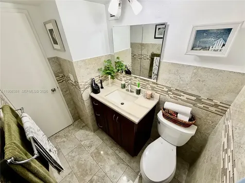 5700 Collins Avenue Miami Beach FL 33140