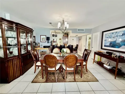5700 Collins Avenue Miami Beach FL 33140