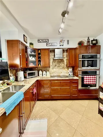 5700 Collins Avenue Miami Beach FL 33140