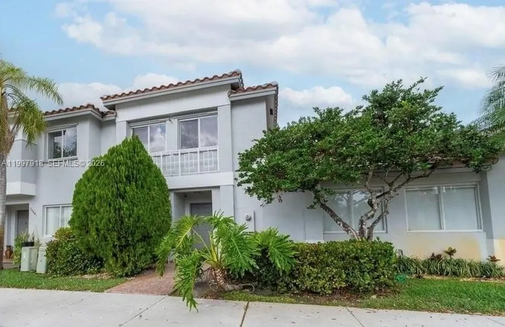20861 NW 4th Street Pembroke Pines FL 33029