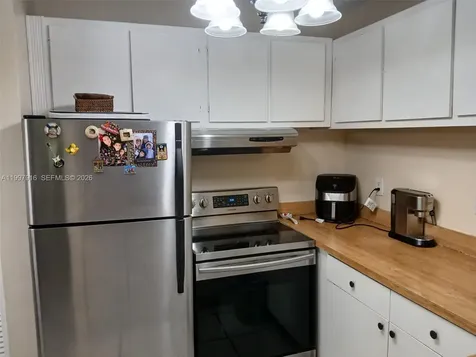 15659 SW 73rd Circle Terrace Miami FL 33193