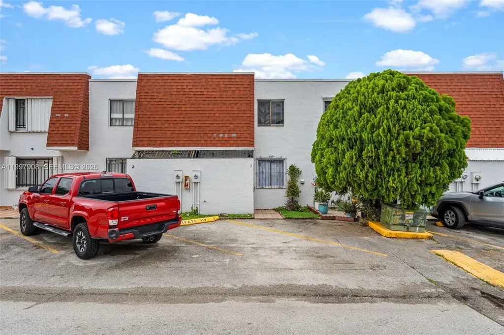 319 NW 109th Avenue Miami FL 33172
