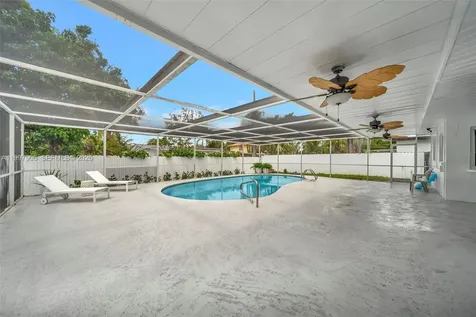15010 NE 7th Avenue Miami FL 33161