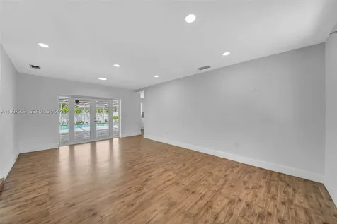 15010 NE 7th Avenue Miami FL 33161