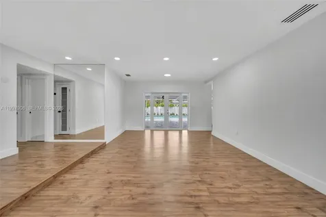 15010 NE 7th Avenue Miami FL 33161