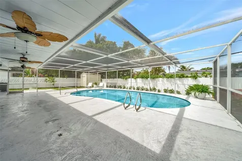 15010 NE 7th Avenue Miami FL 33161