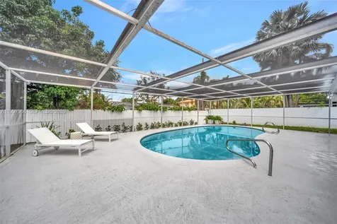 15010 NE 7th Avenue Miami FL 33161