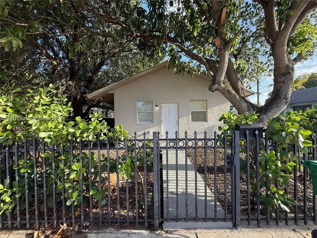 253 NW 48th Street Miami FL 33127