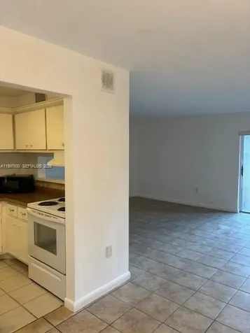 9493 SW 76th Street Miami FL 33173