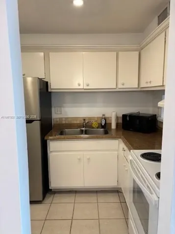 9493 SW 76th Street Miami FL 33173