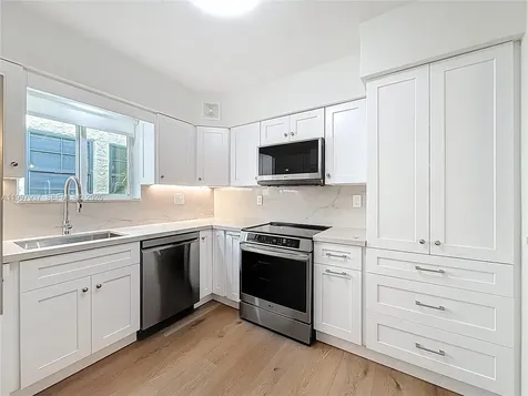 323 Velarde Avenue Coral Gables FL 33134