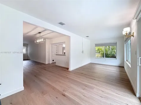 323 Velarde Avenue Coral Gables FL 33134