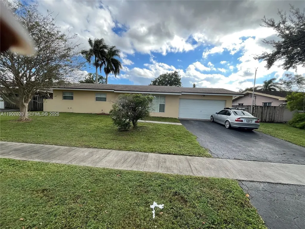 7200 NW 10th Place Plantation FL 33313