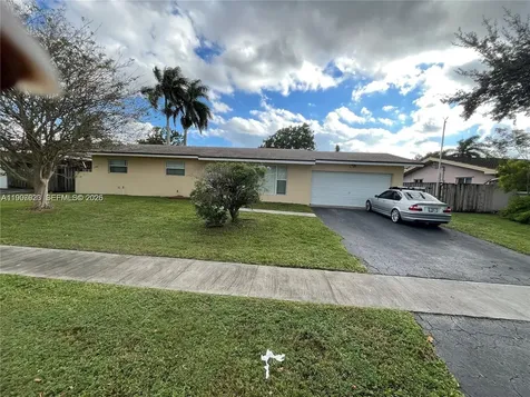 7200 NW 10th Place Plantation FL 33313
