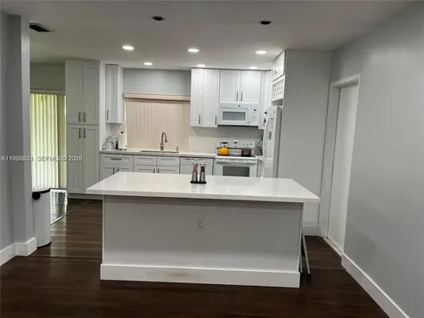 7200 NW 10th Place Plantation FL 33313