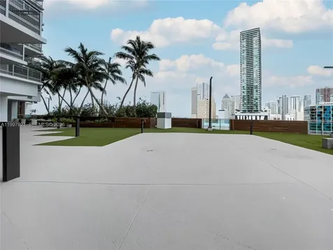 350 S Miami Avenue Miami FL 33130