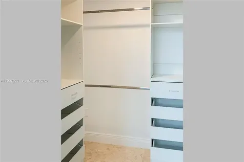 350 S Miami Avenue Miami FL 33130