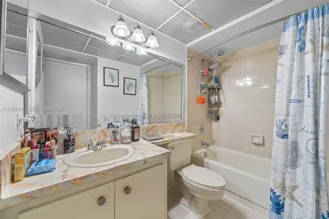 8120 Geneva Court Doral FL 33166
